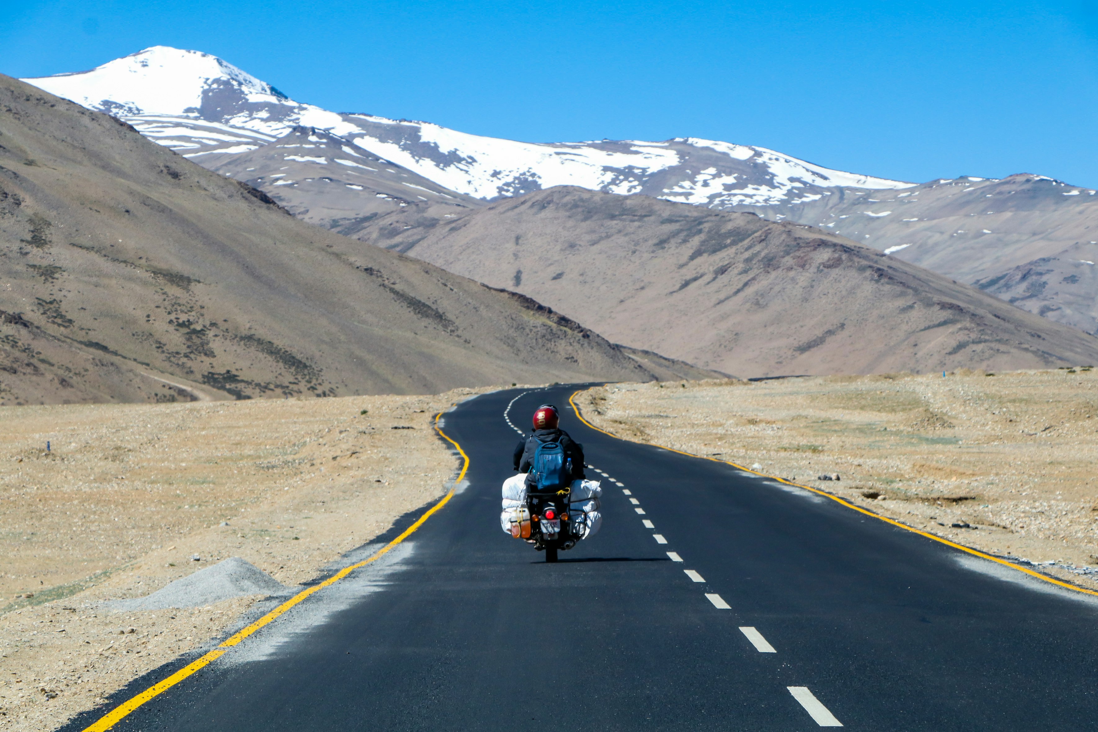 Incredible India Sightseeing: Discover 2025's Famous Attractions & Local Tourist Places