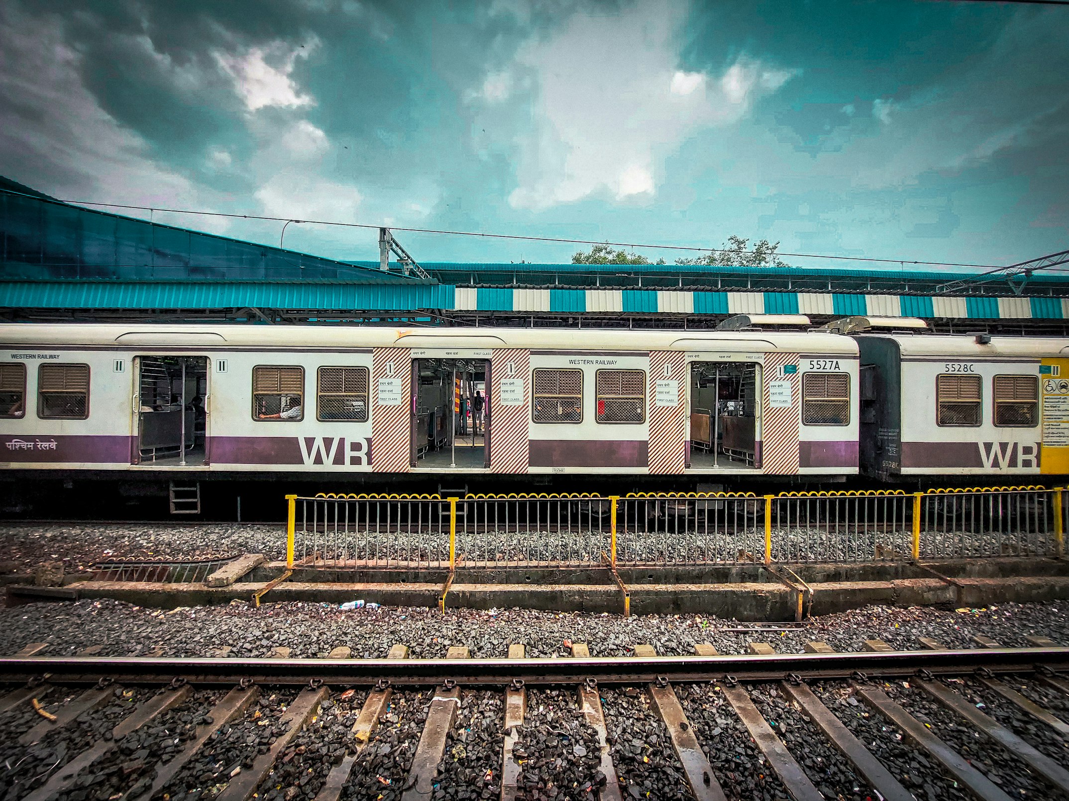 Mumbai Local Train: The Lifeline of the City